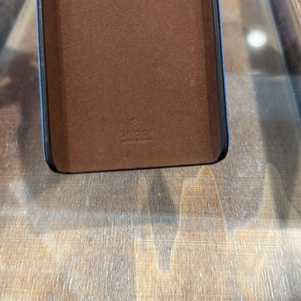 Gucci IPhone case - Picture 3 of 4